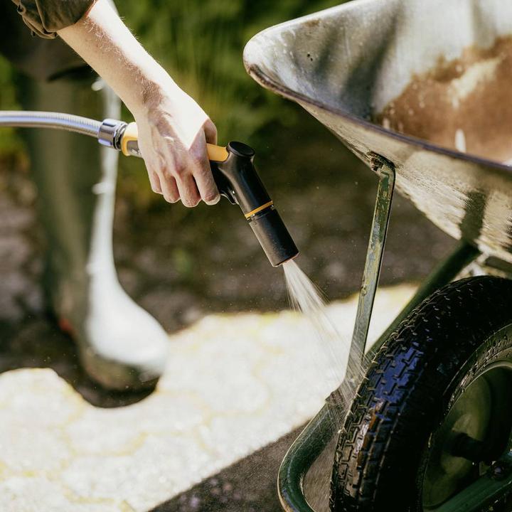 Actual product image Fiskars Spray gun, 2 functions, Infinitely variable flow rate, With front regulator and on/off switch, With