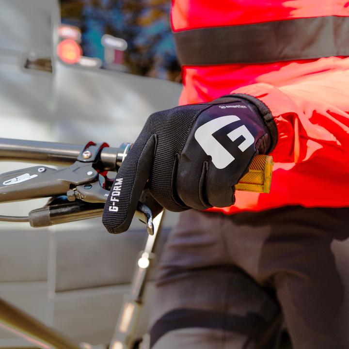 Actual product image G-Form Pro-X4 Gloves (M)