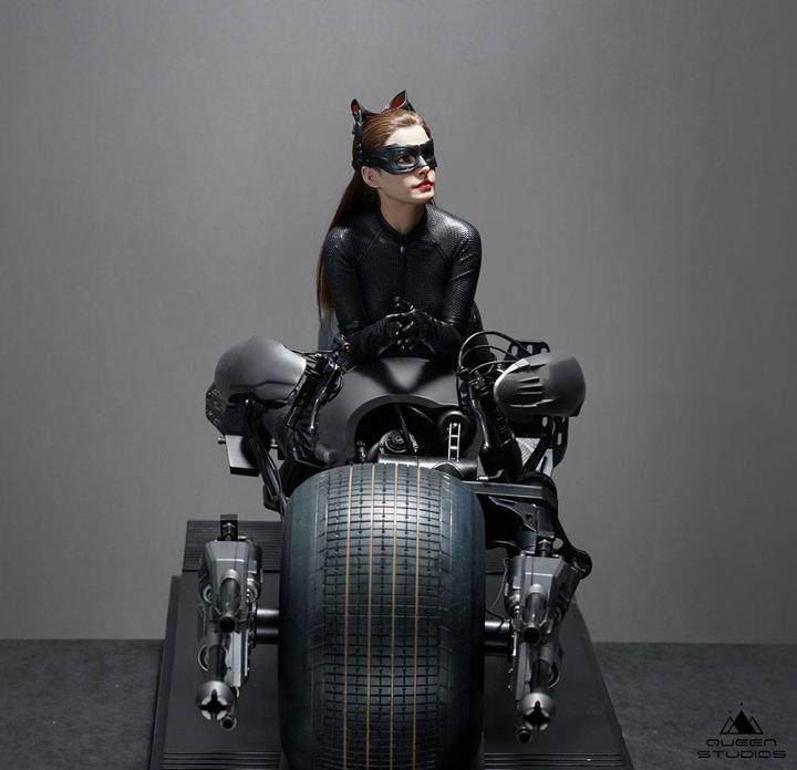 Immagine prodotto Queen Studios Statuetta 1/3 Catwoman di The Dark Knight Rises 108 cm