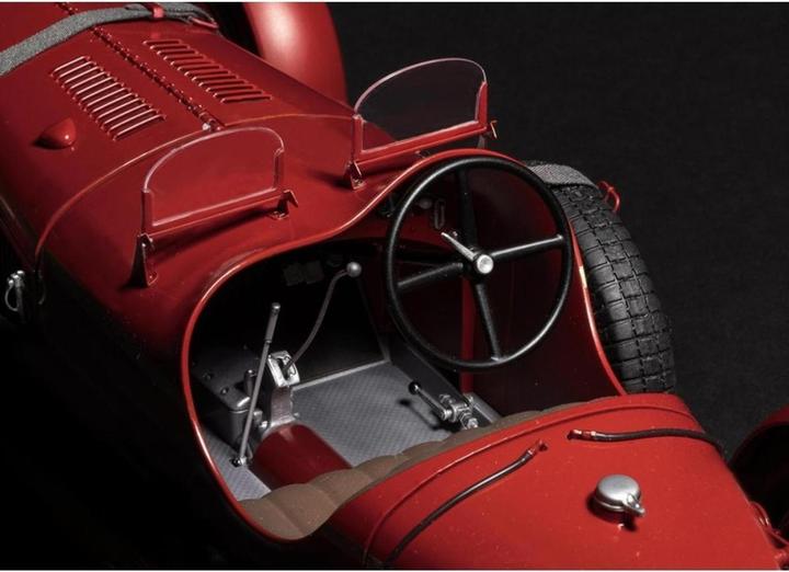 Actual product image Italeri 1:12 Alfa Romeo 8C/2300 1931 33
