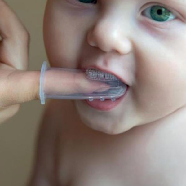 Produktbild Tom & Zoé Babyzahnbürste (1 x)