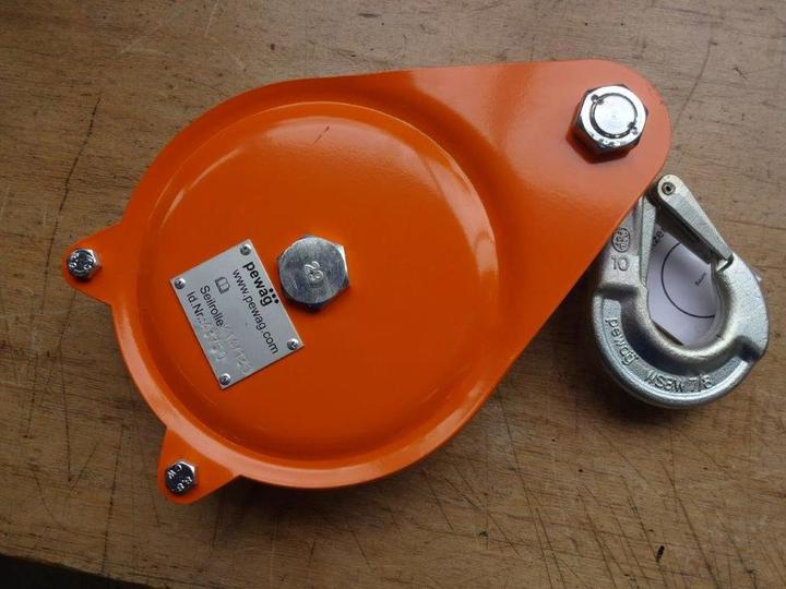 Actual product image Dönges Pulley, permissible tensile force 130 kN, 16 mm