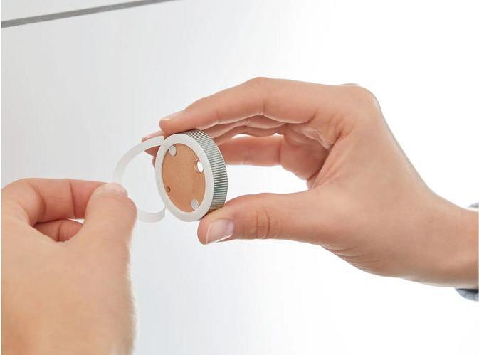 Image du produit tesa Porte-rouleau EKKRO avec solution adhésive sans perçage