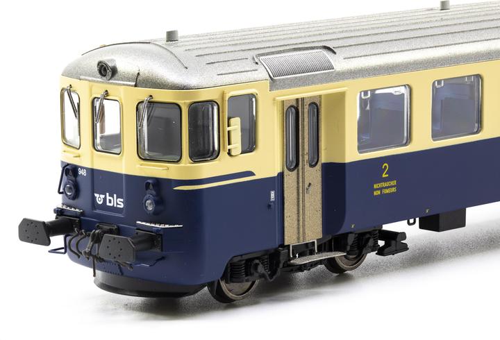 Actual product image ESU BLS Bt 948 blue/beige car train control car Ep.V
