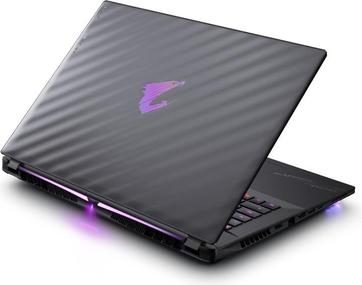 Immagine prodotto Gigabyte Aorus Master 18 (18", Intel Core Ultra 9 275HX, 32 GB, 2000 GB, DE)