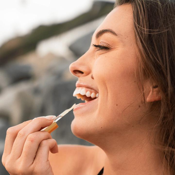 Actual product image Coola Suncare Liplux Hydrating Lip Oil (Oil, 3.20 ml)