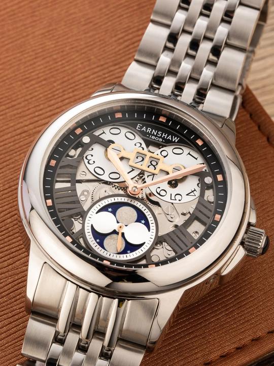 Actual product image Thomas Earnshaw ES-8245-33 Alfred Waterhouse Grand Date Moon (Analogue wristwatch, 42 mm)
