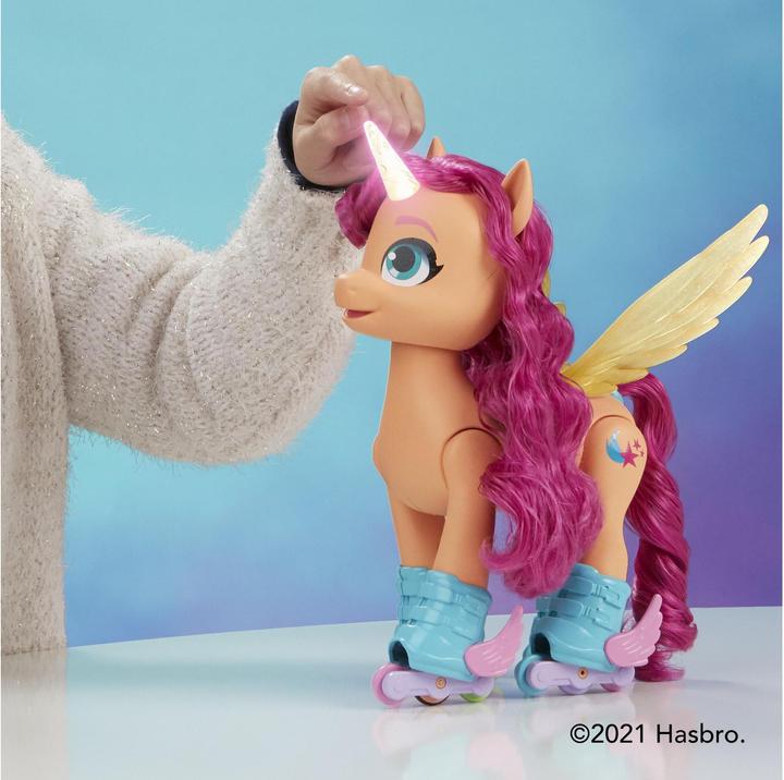 Produktbild My Little Pony A New Generation Sing- und Skatespass Sunny Starscout