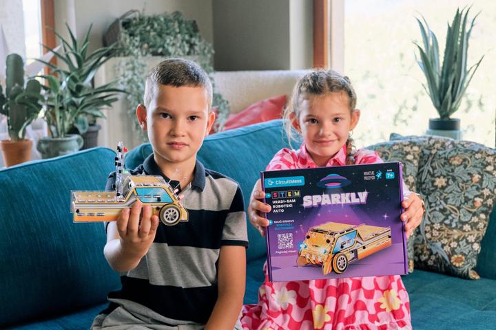 Produktbild CircuitMess Sparkly - Roboterauto - Elektronik Bausatz