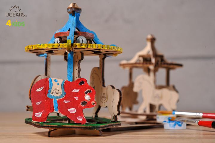 Actual product image Ugears Coloring Carrousel 23pcs (fr-de-en-pol-es-ukr)