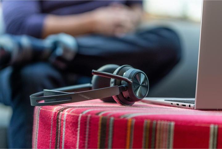 Produktbild Poly Voyager Focus 2 (Kabellos, Kabelgebunden, USB-C)