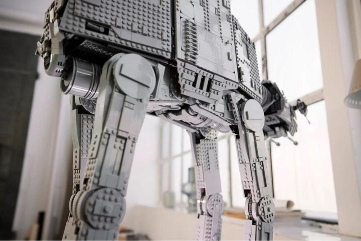 Produktbild LEGO AT-AT (75313, LEGO Star Wars, LEGO Seltene Sets)