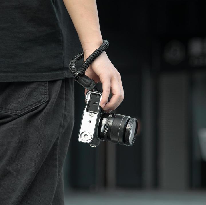 Actual product image SmallRig 4879 Camera Leather Half Case Kit (Kamera Bereitschaftstasche)