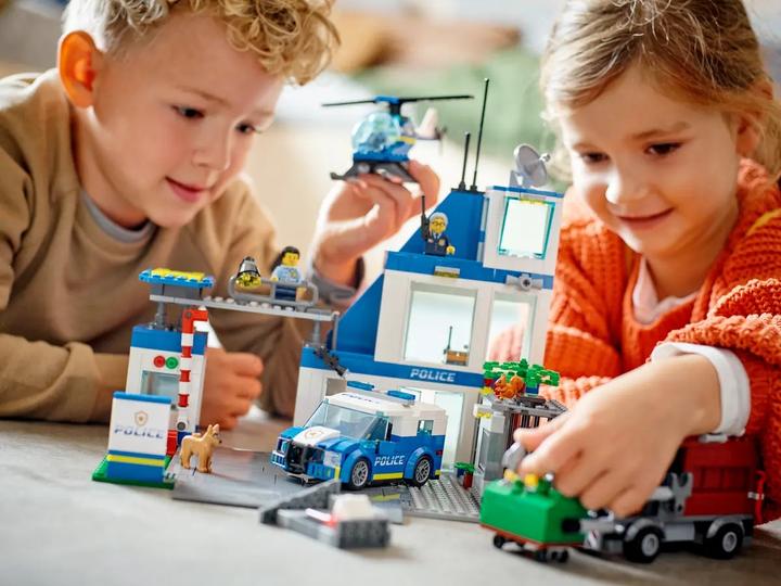 Actual product image LEGO City - Polizeistation (60316, LEGO City)