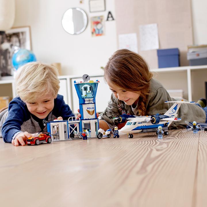 Actual product image LEGO Police Airbase (60210, LEGO City)