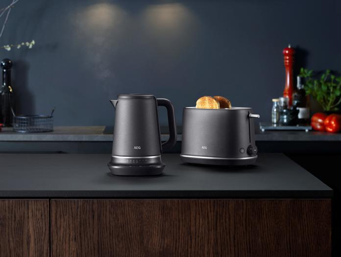 Actual product image AEG GOURMET 7 electric kettle Black (1.70 l)