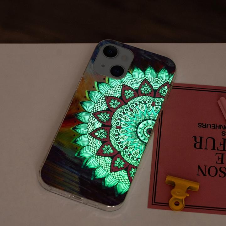 Actual product image Ueli Express iPhone 15 Glow Glow Rubber Protective Case Mandala Large (Apple iPhone 15)