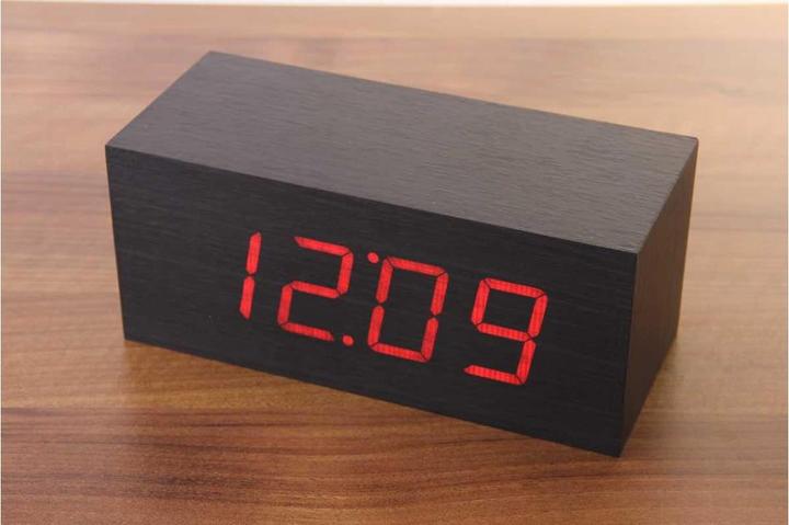 Produktbild Bambuu Wooden LED Wecker Cube