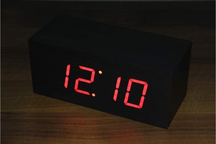 Produktbild Bambuu Wooden LED Wecker Cube