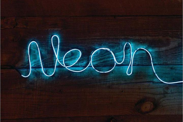 Produktbild TOP Neon Leuchtschrift blau