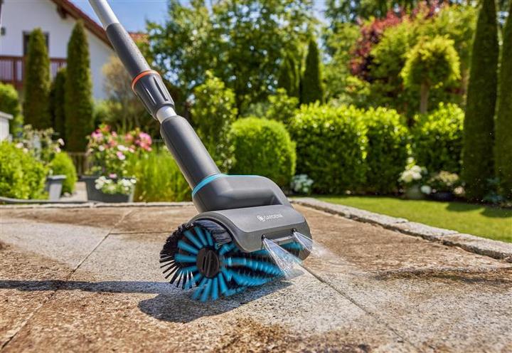 Actual product image Gardena Cordless multi-cleaner Aqua Brush Patio 03/18V P4A (Rechargeable battery operated)