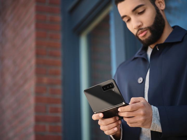 Produktbild Microsoft Surface Duo 2 B2B (256 GB, Obsidian, 8.30", SIM + eSIM, 12 Mpx, 5G)
