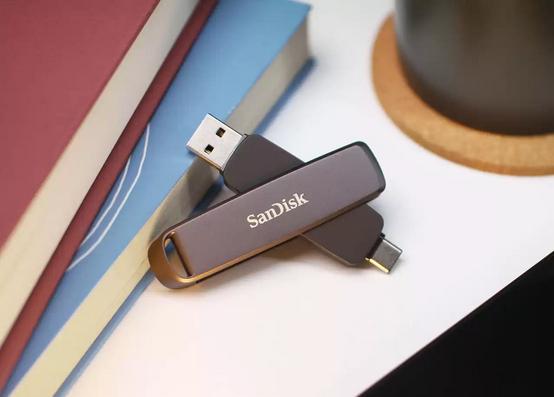 Actual product image SanDisk Extreme PRO Dual Drive (1000 GB, USB 3.2 Gen 2)