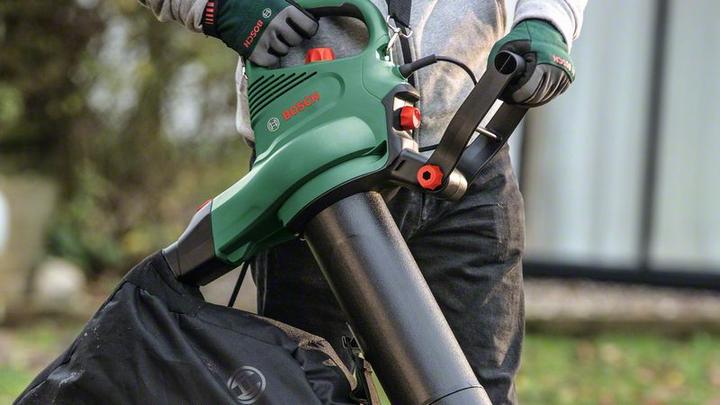 Immagine prodotto Bosch Home & Garden Aspiratore da giardino UniversalGardenTidy 2300 (Corrente elettrica, Aspirafoglie, Aspiratore e soffiatore, Soffiafoglie)
