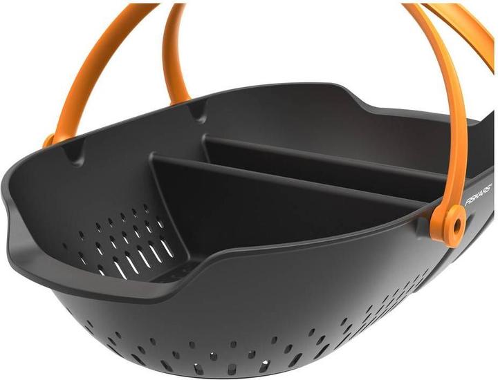 Actual product image Fiskars 1062831 Harvest Basket, For Gathering