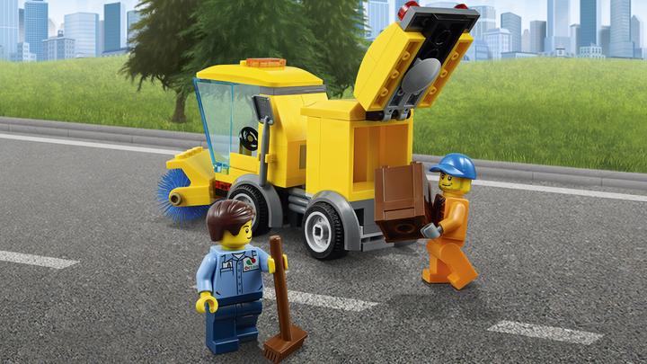 Actual product image LEGO City petrol station (60132, LEGO City)