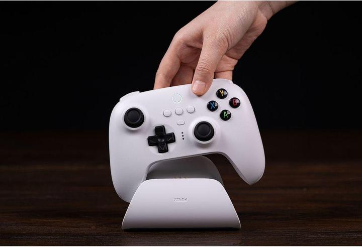 Actual product image 8bitdo Ultimate Controller with charging station (PC, Switch)