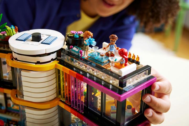 Actual product image LEGO Andrea's Modern Mansion (42639, LEGO Friends)