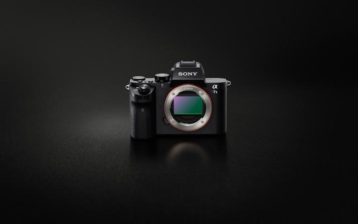 Produktbild Sony Alpha 7 II (24 Mpx, Vollformat)