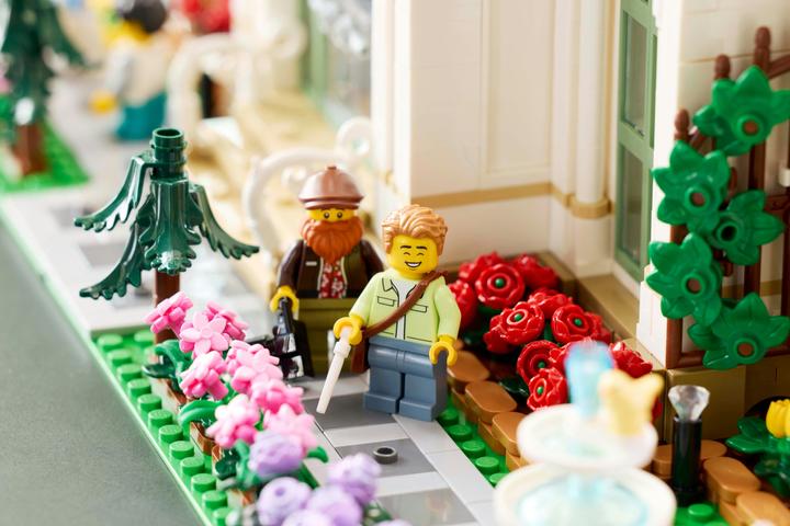 Actual product image LEGO The botanical garden (21353, LEGO Ideas, LEGO Rare Sets)