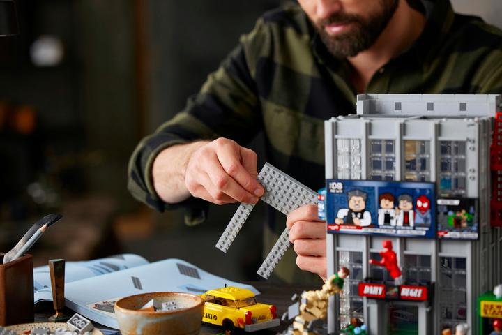 Immagine prodotto LEGO Daily Bugle (76178, LEGO Marvel, Set LEGO rari)