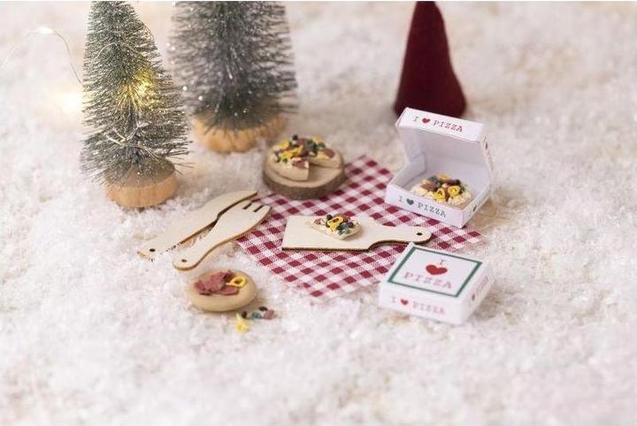 Produktbild Creativ Company Elfentür / Wichteltür Szene Pizza