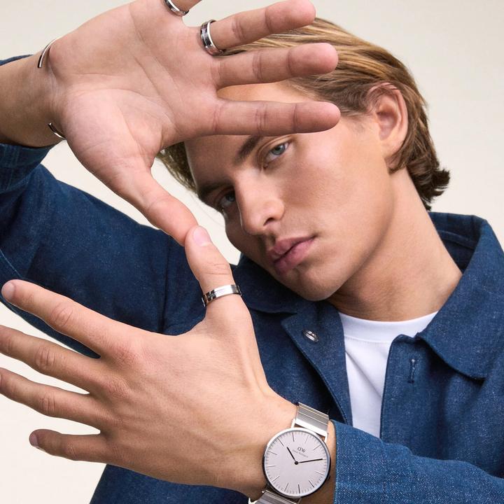 Actual product image Daniel Wellington Classic Piano Link Silver Unitone (Analogue wristwatch, 40 mm)