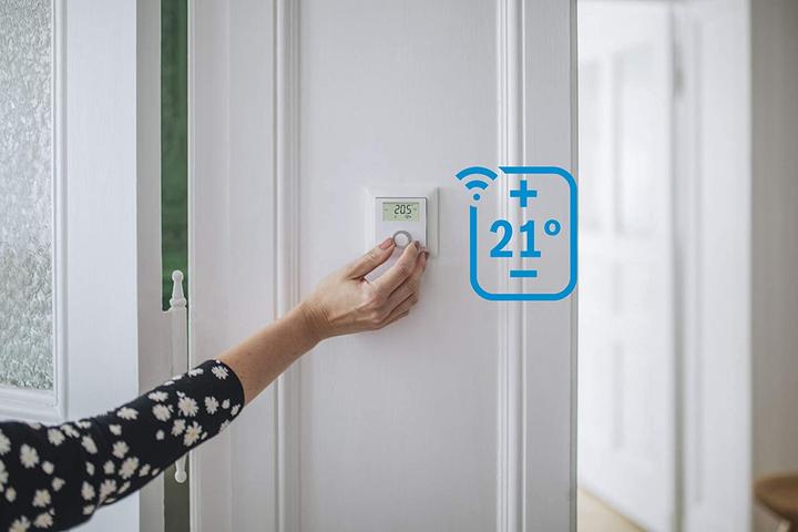 Actual product image Bosch Smart Home Smart Home room thermostat