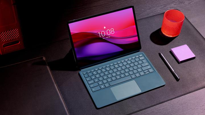 Produktbild Lenovo Plus (nur WLAN, 12.70", 256 GB, Tidal Teal)
