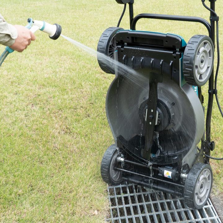 Actual product image Makita LM002GZ (Rechargeable battery operated)