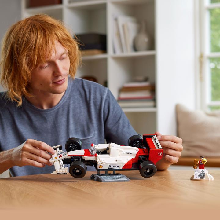Actual product image LEGO McLaren MP4/4 & Ayrton Senna (10330, LEGO Icons)