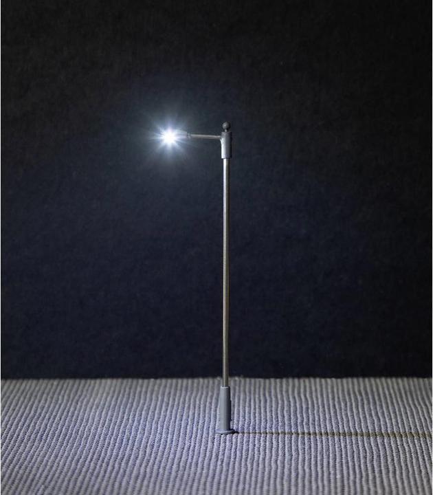 Actual product image Faller LED street lights, approach light, 3 pieces