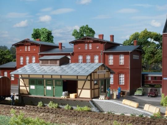 Produktbild Auhagen 11 351 H0 Güterschuppen