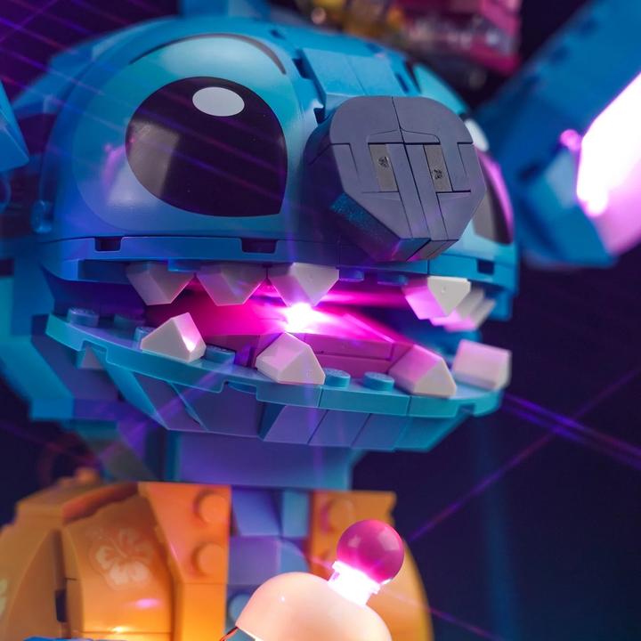 Produktbild BrickBling LED Licht Set für LEGO Stitch (43249) inkl. Fernbedienung