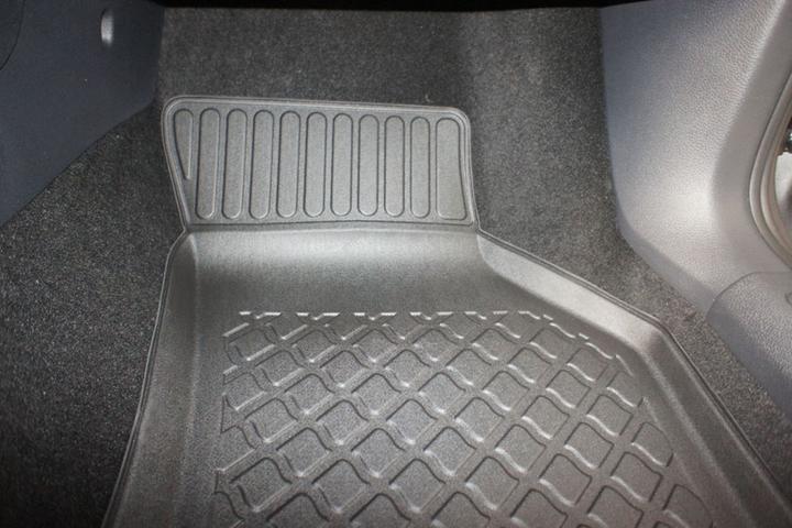 Actual product image Aristar 3D Allwetter Fussmatten für Skoda Octavia Kombi IV ab 2020 bis heute (1 set of 3 doormats)