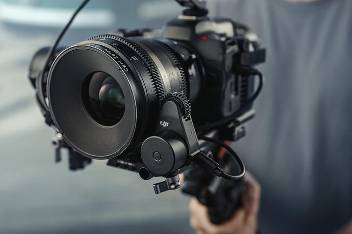 Produktbild DJI RS 3 Pro Combo (Spiegelreflexkamera, Systemkamera, 4.50 kg)