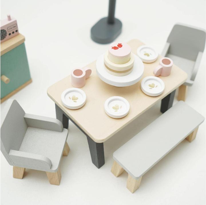 Actual product image Le Toy Van Dining room furniture set