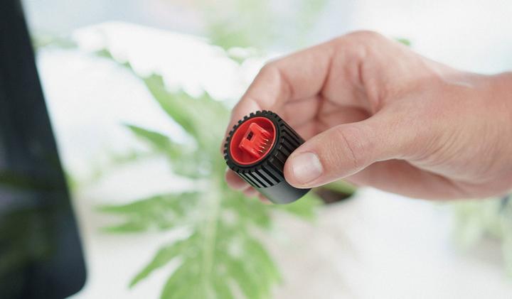 Actual product image knog. Lens PWR Lighthead 1000
