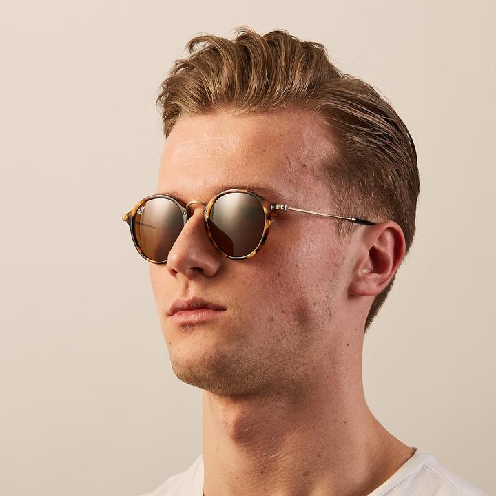 Actual product image Ray Ban Rb2447