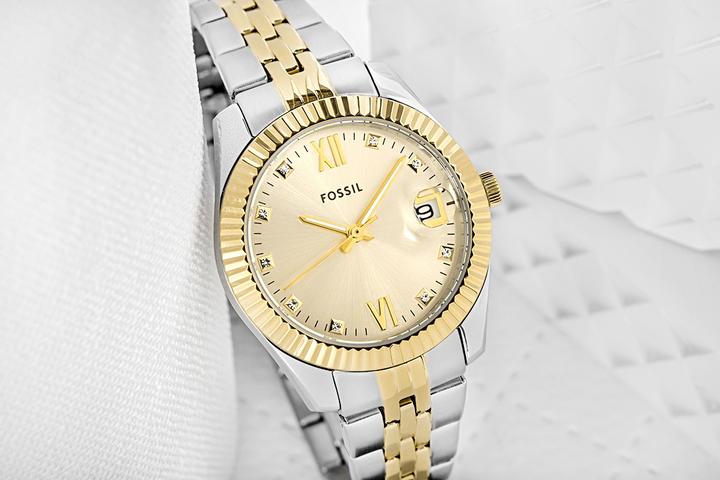 Actual product image Fossil Scarlette Mini (Analogue wristwatch, 32 mm)